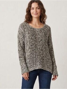 ⭐️ 5 for 20$! ⭐️ Cartise Black and Grey Knit Sweater with Sequins